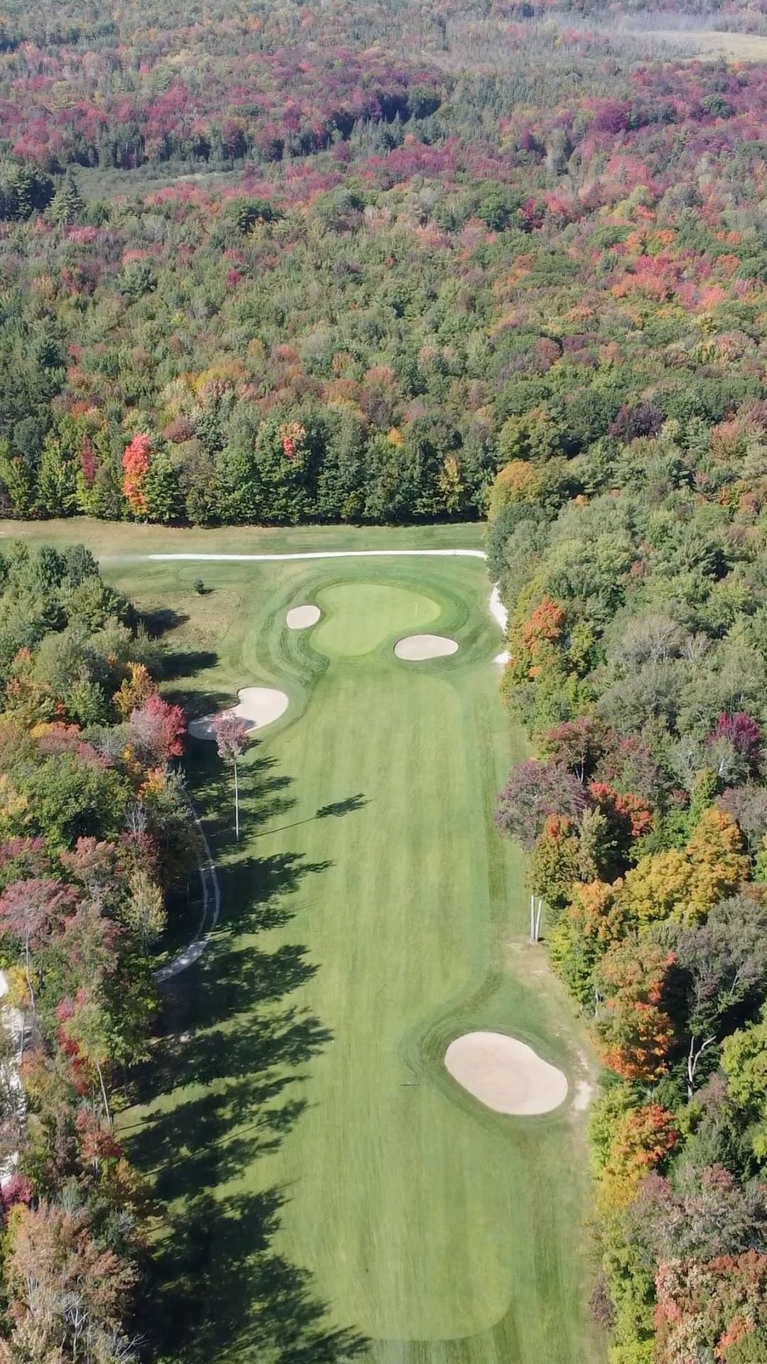 Colours are almost here 😍🍁#PlayTheLake