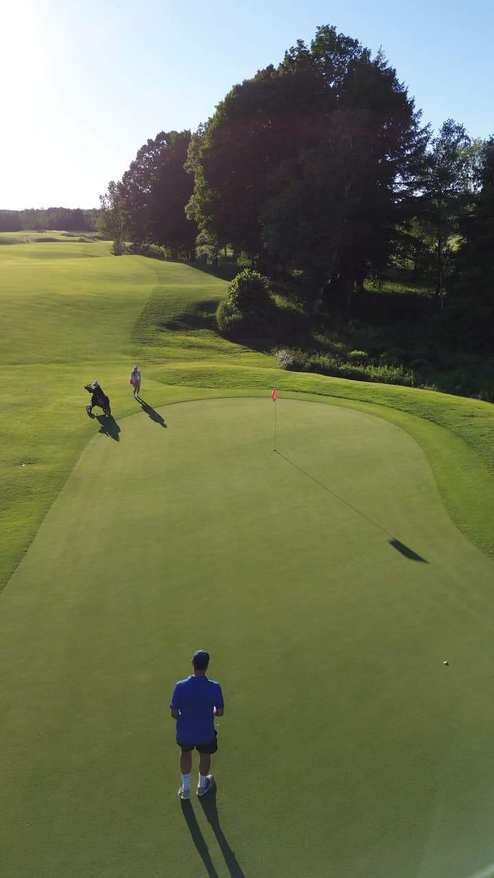 Late afternoon golf on 7 south 👌