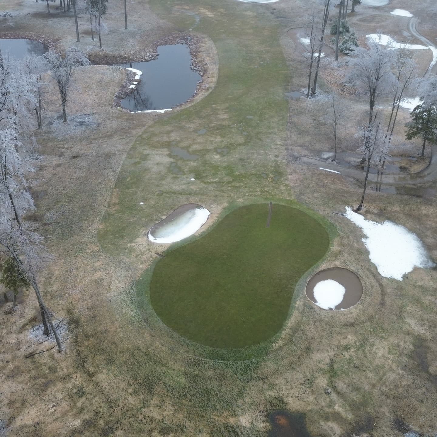 What a week! We received significant tree damage on the course, especially around the clubhouse and the north course.

Outside of trees the course was not damaged, and the greens are still looking great 👌

We’re happy to report that everyone’s favourite trees on 6 north and 9 south received no damage from the storm 😉

As we wait on power to be restored our crew is out cleaning up the damaged trees and getting the course ready for the season!