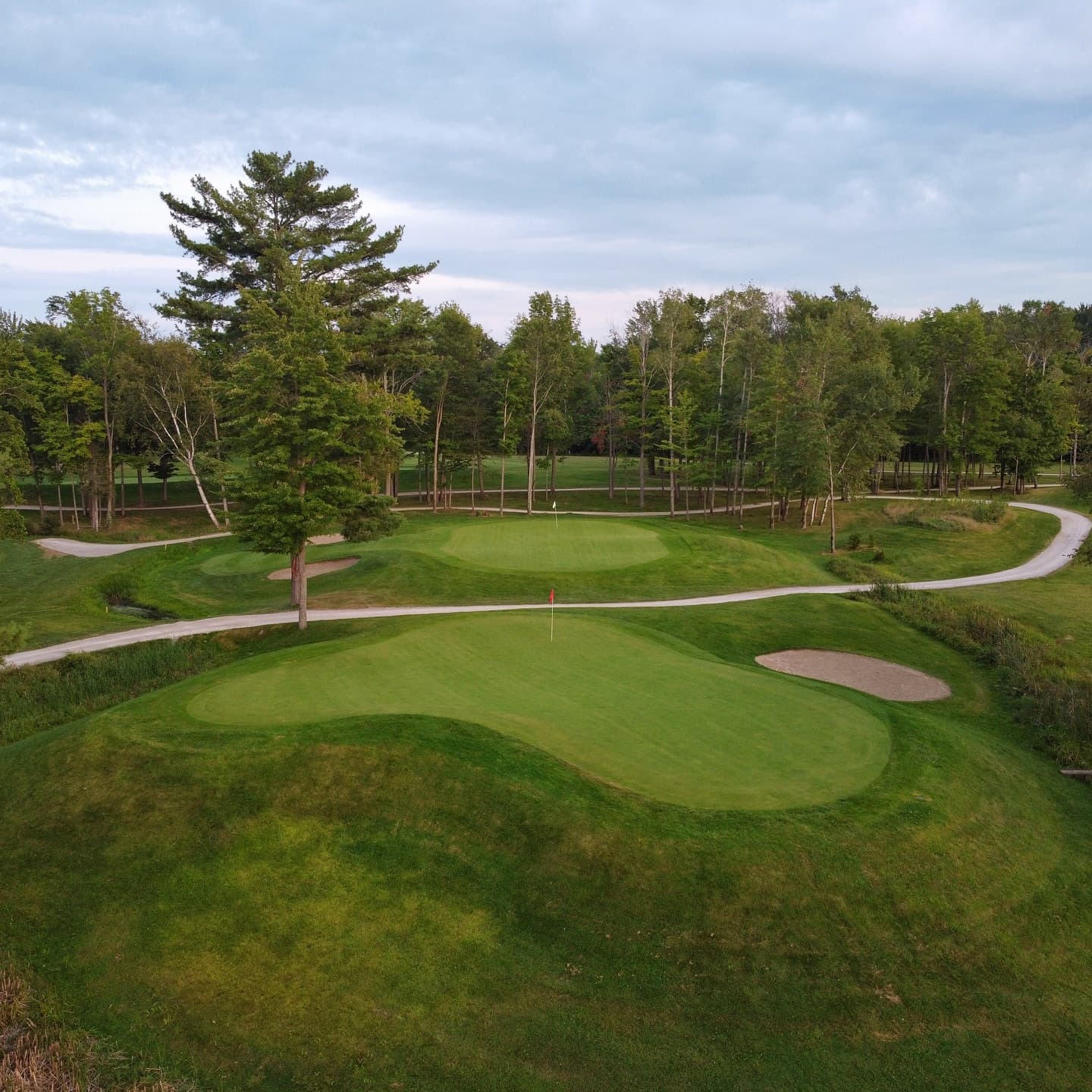 After three weeks of Men’s Night, 2 west is playing as the easiest par 3 on the course. A left pin will be coming soon 👀

“It’s only 100 yards” ☠️