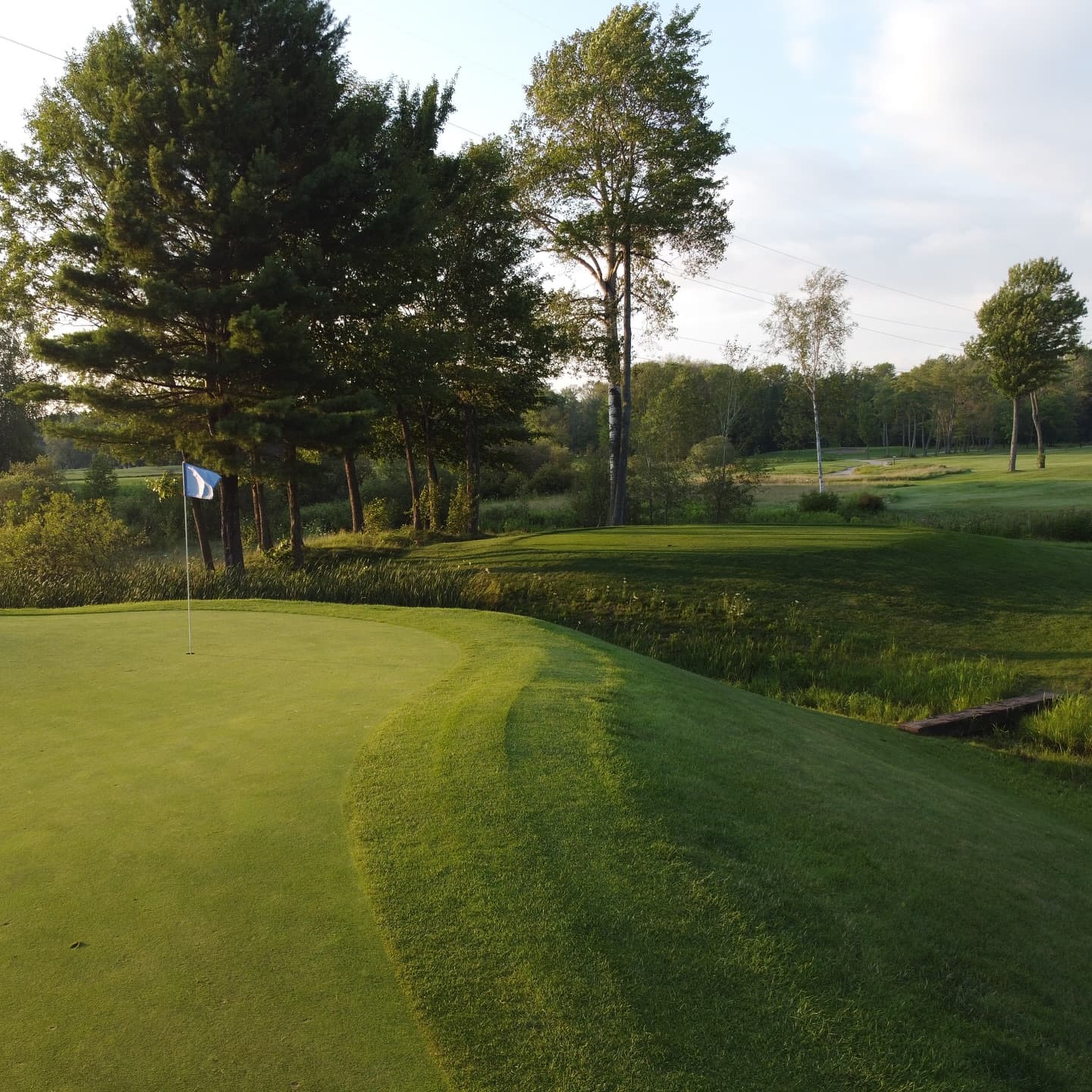 After three weeks of Men’s Night, 2 west is playing as the easiest par 3 on the course. A left pin will be coming soon 👀

“It’s only 100 yards” ☠️