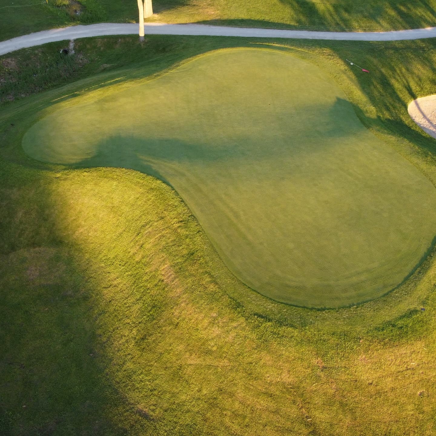 After three weeks of Men’s Night, 2 west is playing as the easiest par 3 on the course. A left pin will be coming soon 👀

“It’s only 100 yards” ☠️