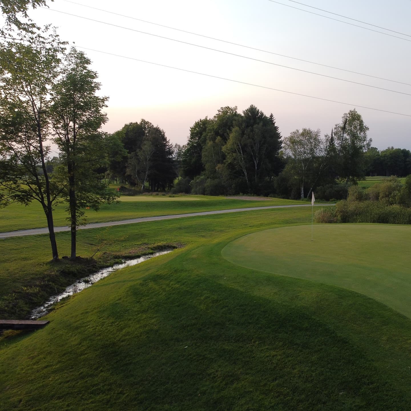 After three weeks of Men’s Night, 2 west is playing as the easiest par 3 on the course. A left pin will be coming soon 👀

“It’s only 100 yards” ☠️