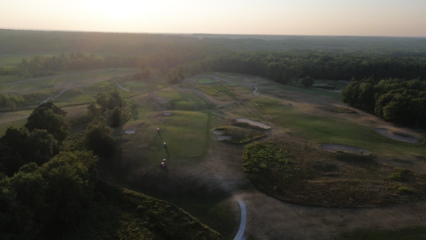 6 months ago we were in the middle of the longest drought the course has experienced. Conditions were so firm and fast 🔥🔥 #crispy