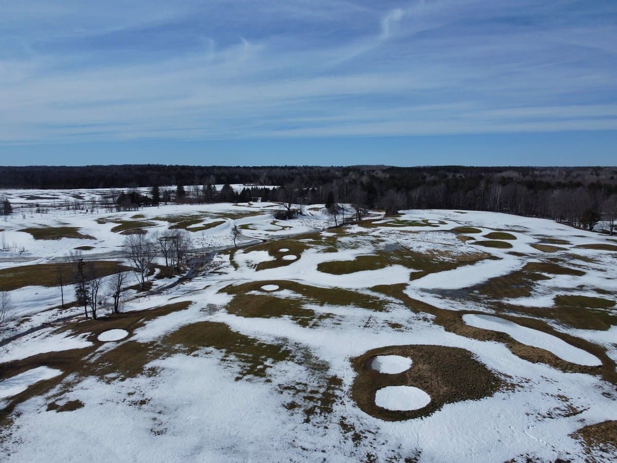 March 21st 2022 ➡️ March 21st 2023 

A little behind last year on the melt! Hoping for warmer weather soon 🙏 https://t.co/MKFpe65yAi